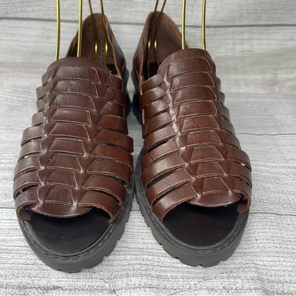 Women’s 8 KB & Co. Brown Betty Leather Rubber Sole Huaraches Sandals. - Picture 5 of 8